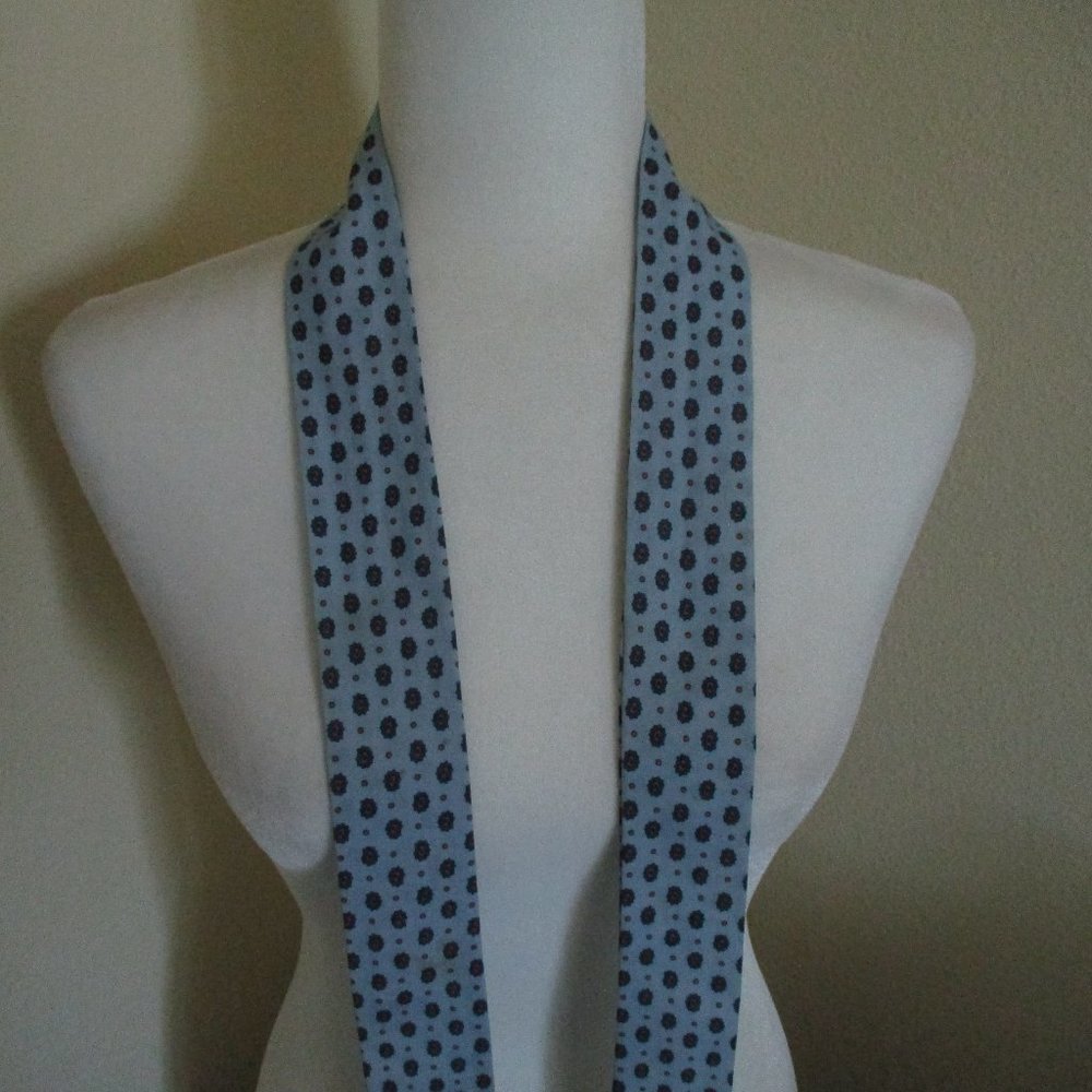 1990s light blue paisley skinny scarf/tie